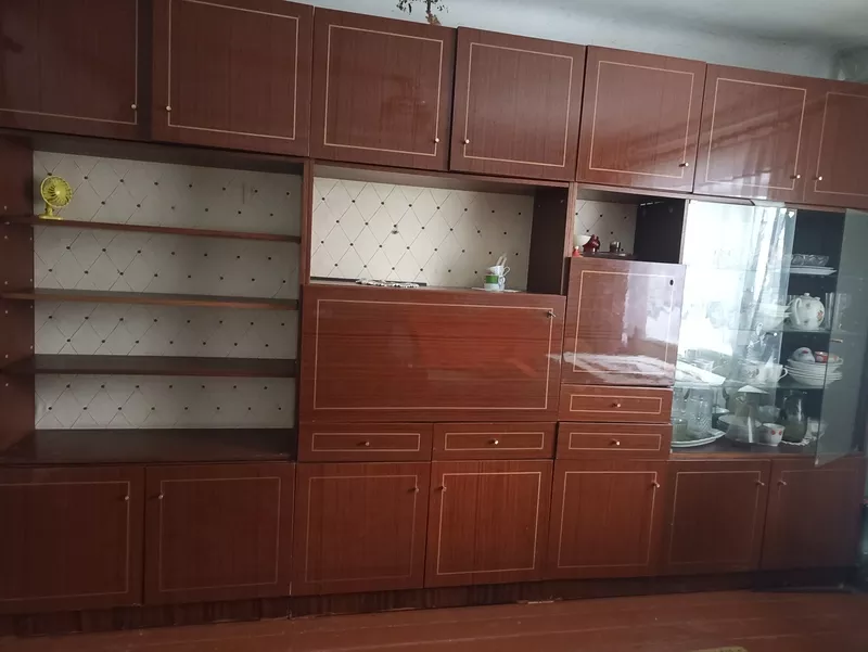 Продам стенку б/у недорого,  срочно.